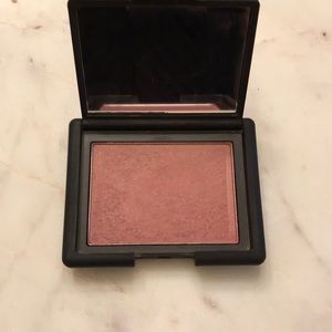 NARS blush in Sin.